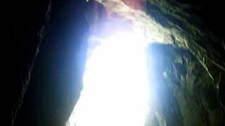 preview picture of video 'Cueva de tinganon. Ribadesella. Asturiaswmv'