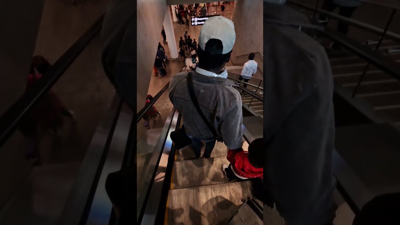 McLeod Airport Lounge