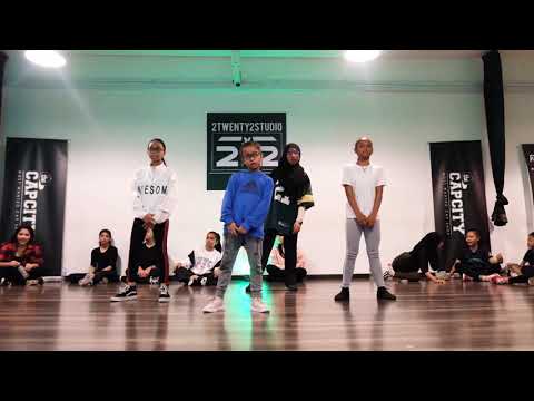 BROKE UP WITH YOUR GIRLFRIEND I’M BORED - ARIANA GRANDE (@MDCMY)