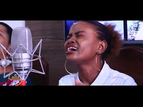 Worship room - Jésus nous te couronnons, règne, Nous t'elevons plus haut, Fazila Kitima