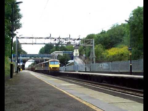 UK Train Horns and 2-tones Part-1 2009!