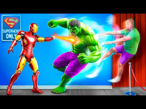 Super-heróis falsos vs. super-heróis reais! Desafio de entrar furtivamente no cinema! Parte 3!