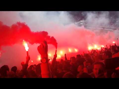 Willem II - SC Telstar: Opkomst met fakkels (HD 1080P)