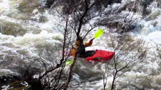 preview picture of video 'New Years Day - Kayaking on River Cannich'