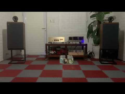 Nụ hôn trong mưa - Lam Anh