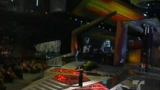 Gloria Estefan - Tu Fotografia (live at Latin Awards)