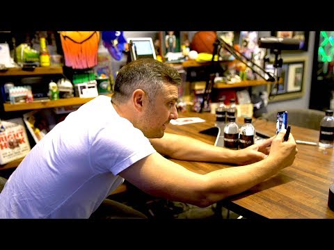 &#x202a;Why Being Afraid to Ask Someone Out Is Bad for Business | DailyVee 500&#x202c;&rlm;