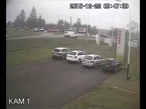 mocny-dzwon-na-skrzyzowaniu-nagrany-przez-monitoring