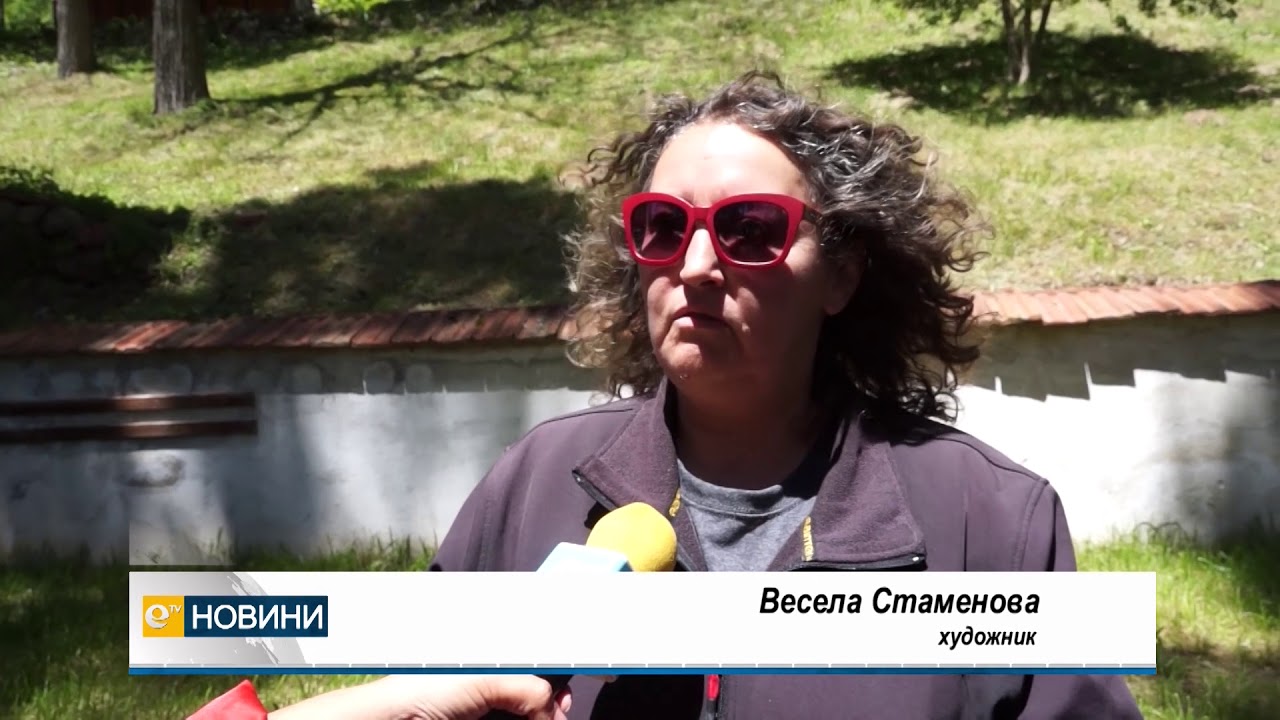 Стотици цивилни седнаха на трапезата на военните и запалиха по свещ в параклиса им