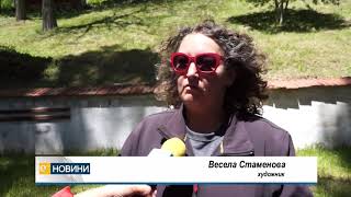 Стотици цивилни седнаха на трапезата на военните и запалиха по свещ в параклиса им