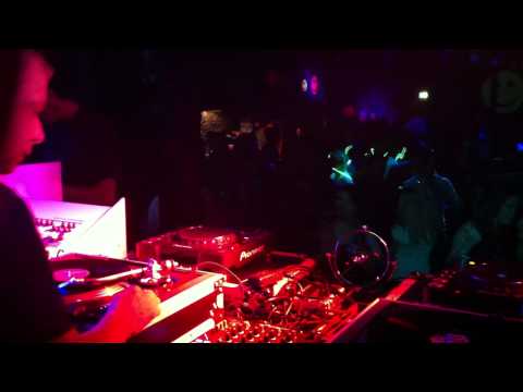 DJ Saint @ Zodiak Commune - Tacnival [16-07-2011, TAC, Eindhoven]