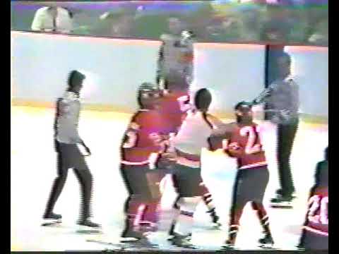 1976 12 05 R MacLeish G Smith