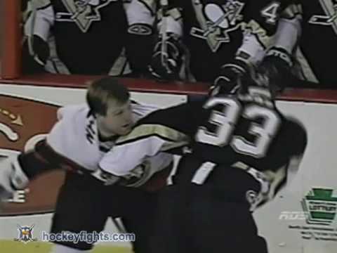 Brian McGrattan vs Eric Cairns