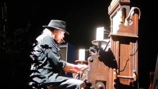 Neil Young & Promise of the Real - Mother Earth