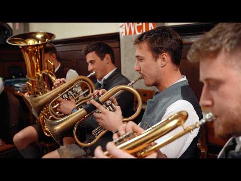 Los geht's - Zwangslos Tanzlmusi - Volksmusik - DAXN