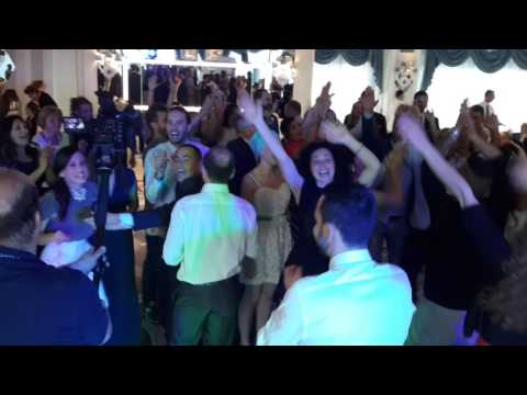 TRENINO, MUSICA, ANIMAZIONE, BALLI E DIVERTIMENTO AL MATRIMONIO - PLAZA VASTO - FRANCESCO BARATTUCCI