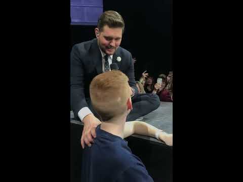Michael Buble Sings "I've Got You Under My Skin" with 17 year old Fan.