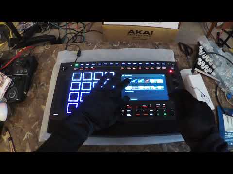 MPC LIVE 3 III UNBOXING! B: What does a non-MPC user think??- [ UNEDITED ZOOM0008 ]
