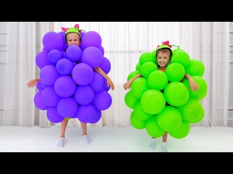 Vlad and Nikita make toys from balloons and have fun with mom