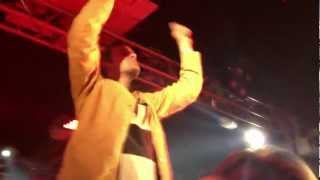 Audio Bullys - outro2 Face in a cloud