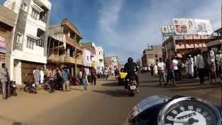 preview picture of video 'Mit dem Motorrad duch Chikmagalur in Indien'