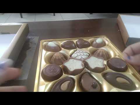 ।।Lindt Swiss Luxury Selection Opening 😻😍😋😋।।
