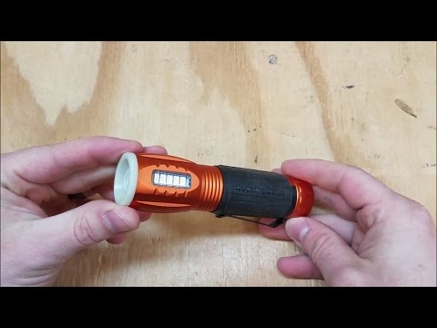 Klein Tools Flashlight with Worklight 56028 Review