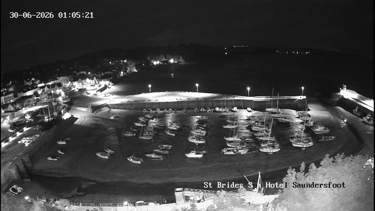 Live webcam view of Saundersfoot Harbour & Beach View