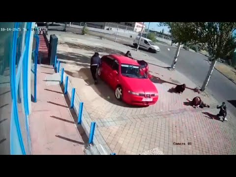 Security cameras record the attempted robbery in Ciudad de la Imagen.