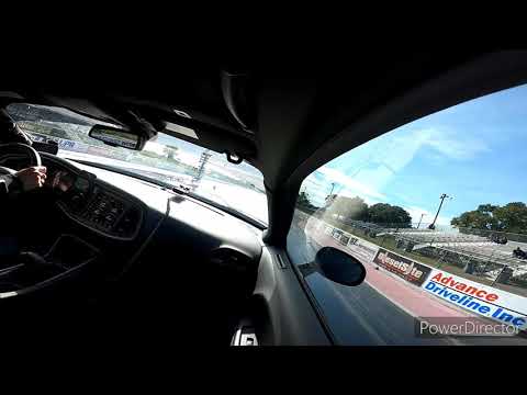 Challenger 5.7 Magnuson Supercharger vs SRT 8 in 1/4  mile