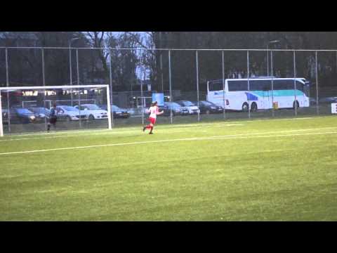 Anne Maguire (ex Tricht) zet FC Utrecht op 2-0 tegen Club Brugge (12 april 2013)