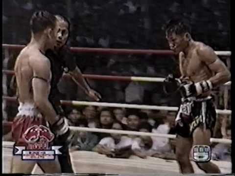 Karuhat Sor Supawan vs Nongnarong Looksamrong