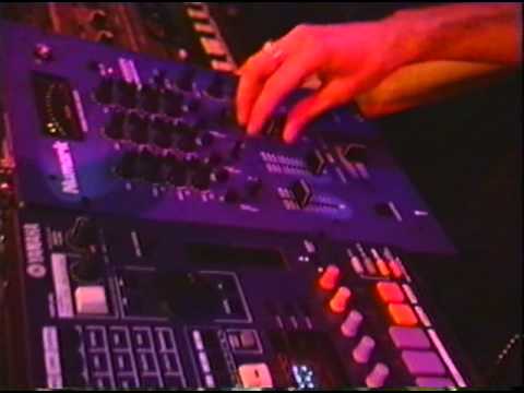GenderFix Live on Bouge (August 6th, 2000) [Electro House / House Music]