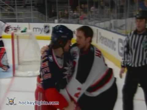 David Hale vs Ryan Hollweg