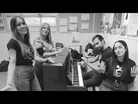 Broken Peach - Christmas Day (Backstage Acoustic Live)