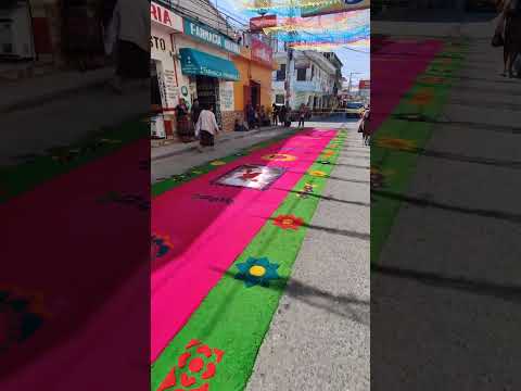 elaboración de alfombras en San Raymundo Guatemala