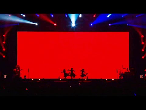 BABYMETAL - 'Catch Me If You Can' (Kami band intro) [LIVE PROSHOT] [SUBTITLED] [4K HQ]