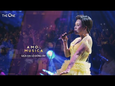 GIỮA ĐẠI LỘ ĐÔNG TÂY - Uyên Linh | Amo La Musica | The One