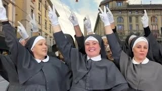Il video delle «Suore Bologna» in cui cantano e ballano la canzone «Per sempre sì» di Sal Da Vinci