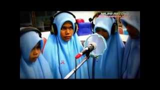 Download lagu Muslimah - cover by badrina lalor vitya school mp3