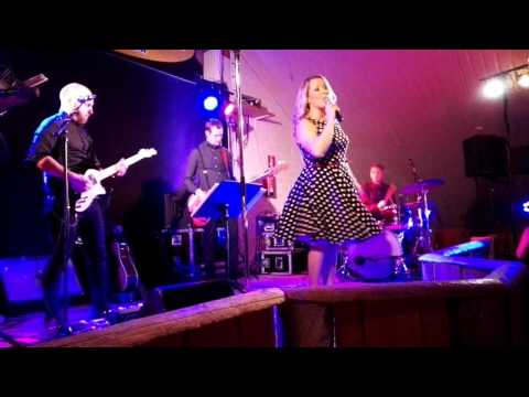 Heidi Pakarinen ja Karavaani - Kuin Poutasää