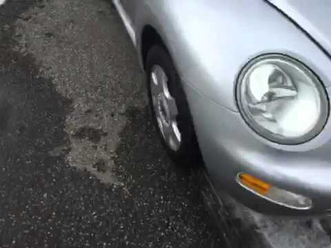 2001 Volkswagen New Beetle 2dr Cpe GLS Auto