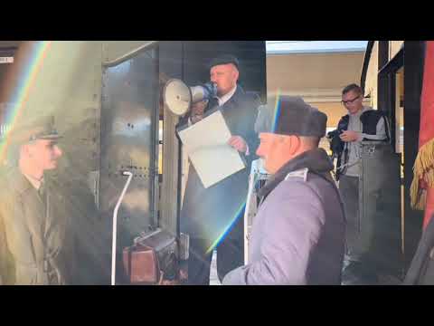 Pociąg w klimatach PRL odjechał z dworca PKP Oleśnica