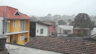 preview picture of video 'Neve em Curitiba 23/07/2013 (Bairros Pinheirinho e Sítio Cercado)'