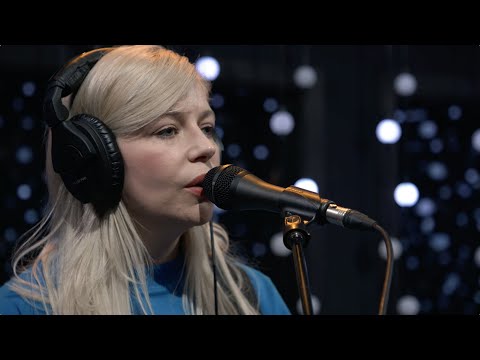 Alvvays - Easy On Your Own? (Live on KEXP)