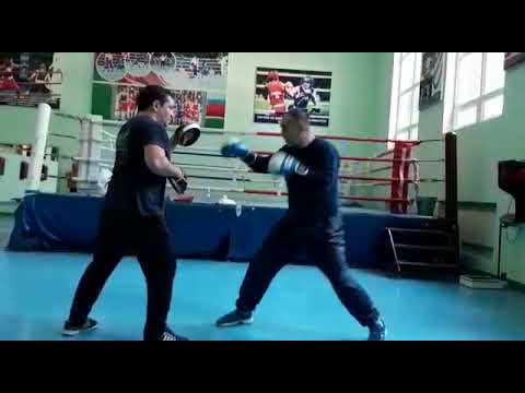 Олимпийский призер Шахин Имранов и призер Европы Руфат Асланов работа на лапах