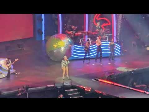 Pink Tottenham Hotspur Stadium 160624