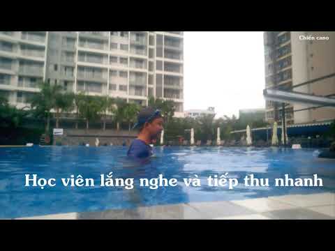 Hotgirl Thủy Top học bơi cùng chiến cano