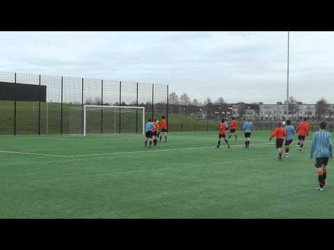 21 jan 2012 VV De Meern C2 - VV De Meern C3 vr 5-1 knappe redding Max op mooie krul van Abel