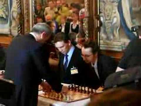 Kasparov: simultánka Hluboká - hra